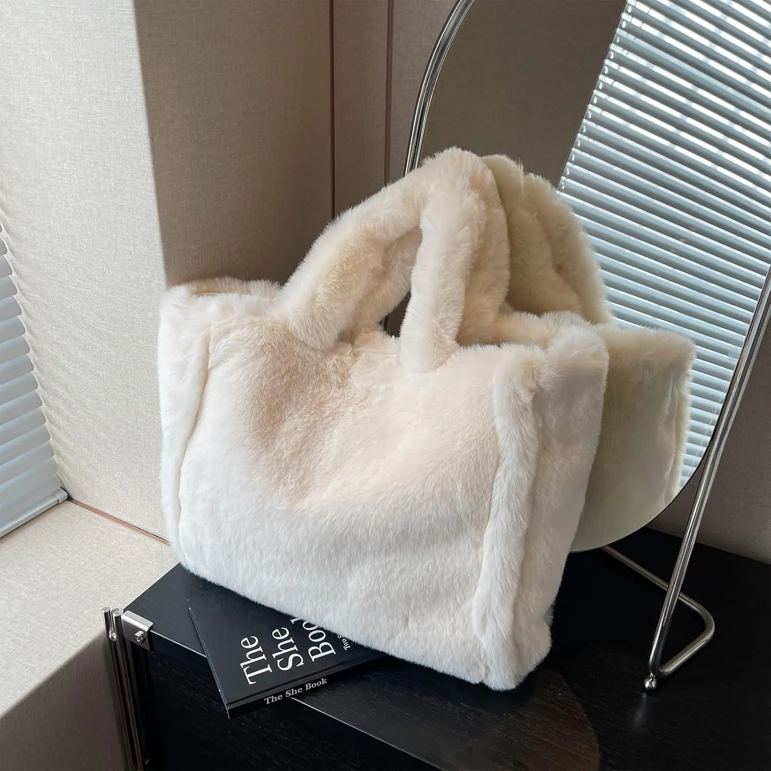 Fluffy Tote Bag Large Fur Purses for Women Winter Fuzzy Totes Furry Shoulder Handbag Plush Bags