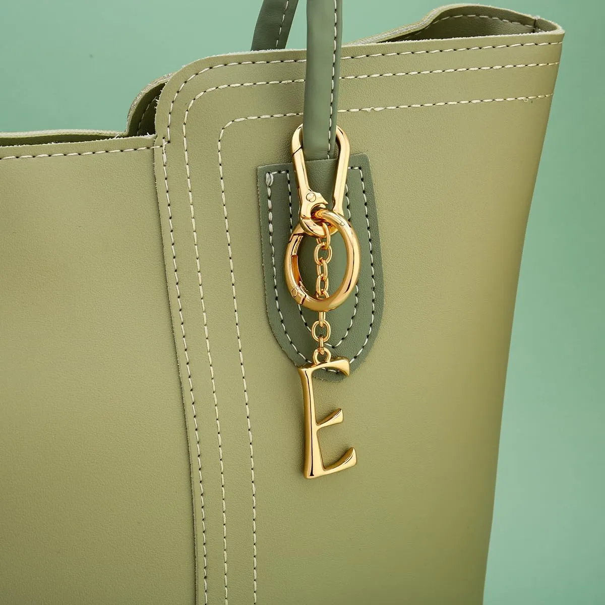 Gold Letter Keychain for Women, Initial A-Z Enamel Bag Charm Fashion Cute Keychain for Handbag Accessories Gifts