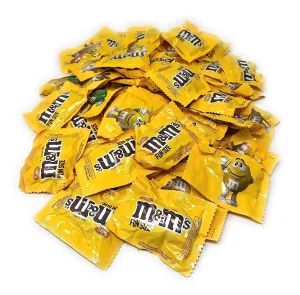 M&M's Peanut Chocolate Fun Size Packs American Candy In A Variety Of Fun Colors Bulk Party Mix 1.5 Lbs. (24 Oz)