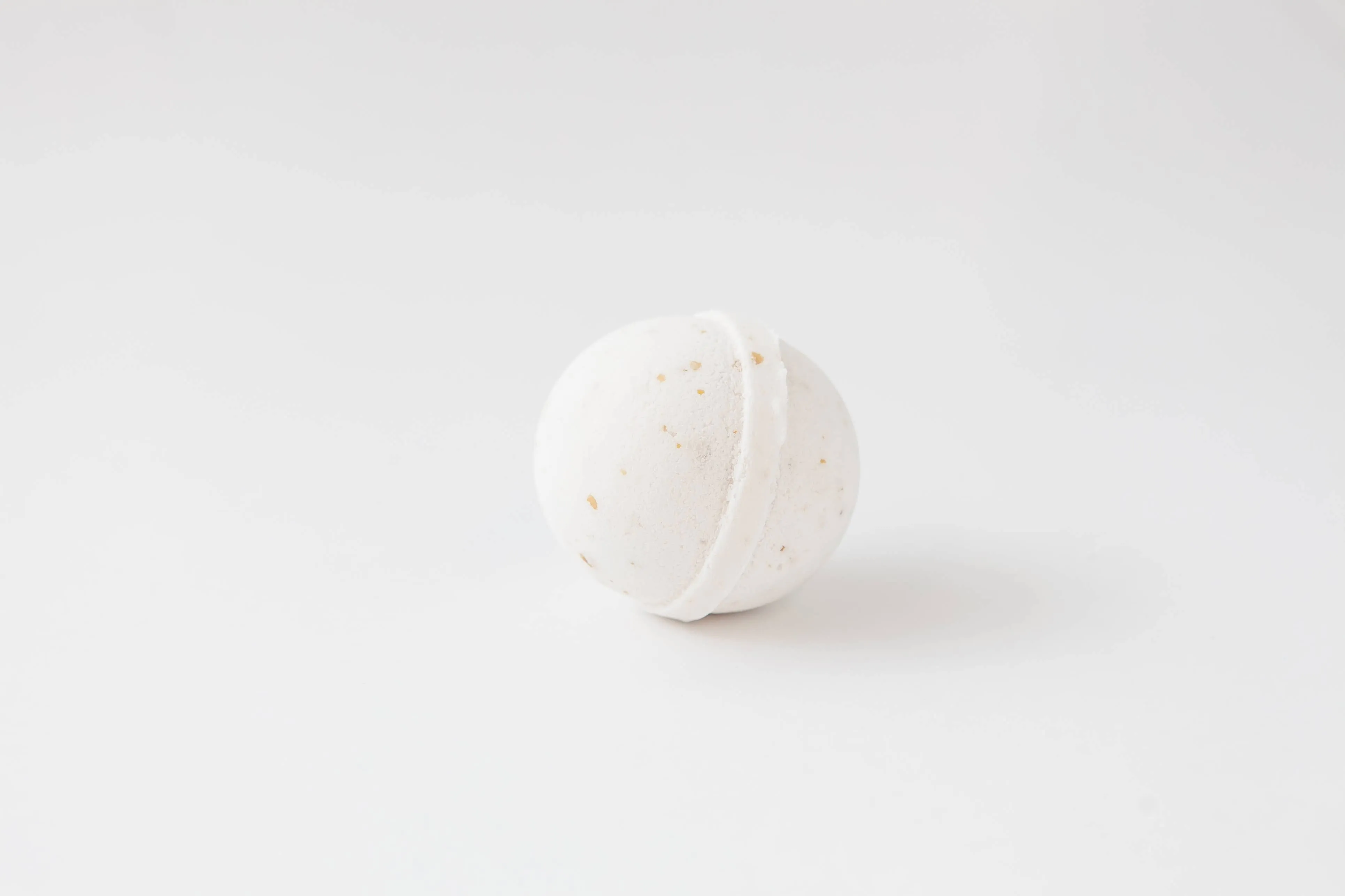 Old Whaling Company Oatmeal Milk & Honey Bath Bomb