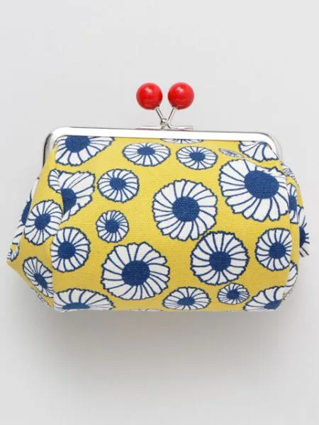 Retro Eastern Europe Motif GAMAGUCHI Clasp Pouch